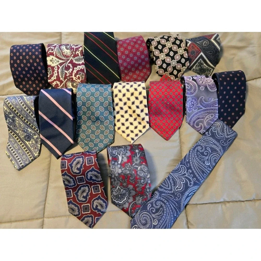 Lot of 16 Silk Ties Stafford Van Heusen Geoffrey Beene Paisley Stripe Geometric